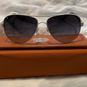 Tory Burch sunglasses! In like new condition!